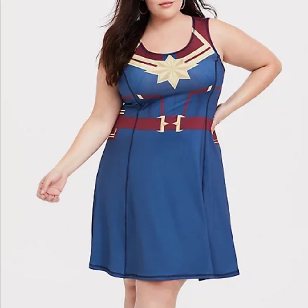 HER UNIVERSE Torrid CAPTAIN MARVEL SKATER DRESS Size 3